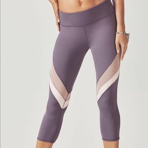 GUC Fabletics brogan mesh Capri size large